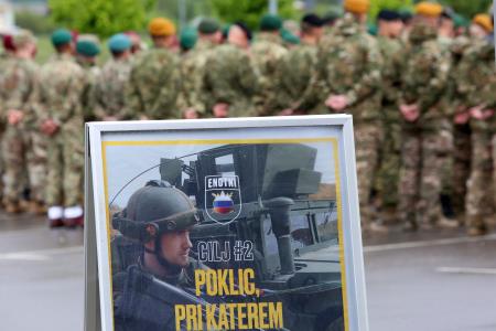 SLAVNOSTNI ZAČETEK VOJAŠKEGA TEKMOVANJA 19 FOTO LJUBO VUKELIČ